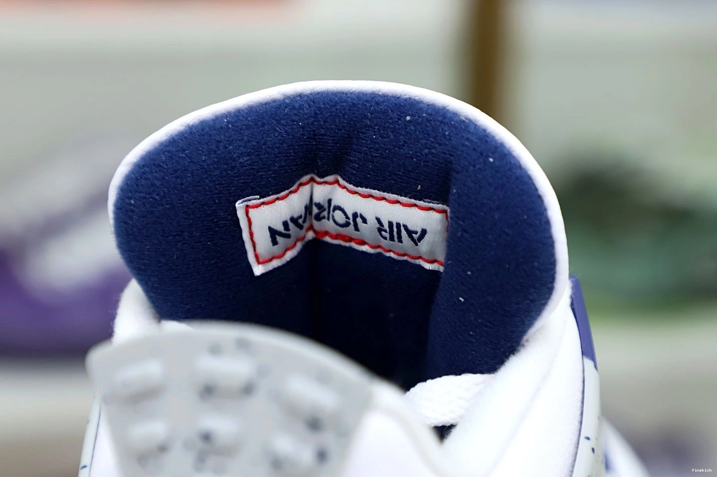 JORDAN 4 RETRO NAVY